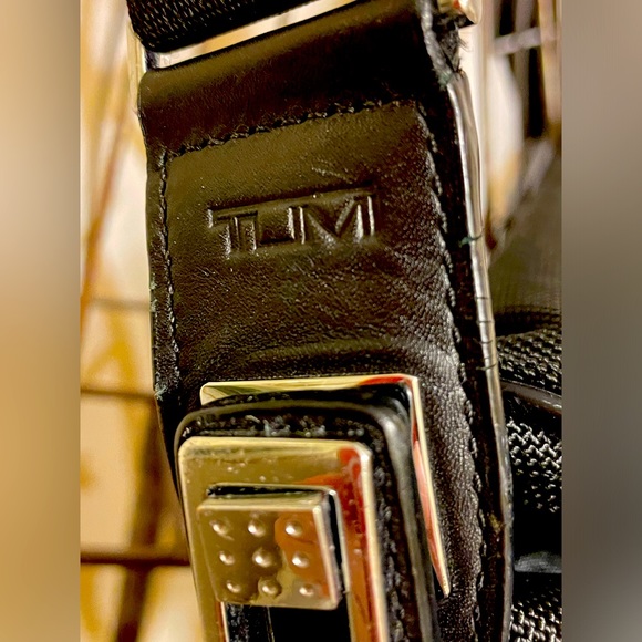 m56058945890_1.jpg Tumi LXT Business Case